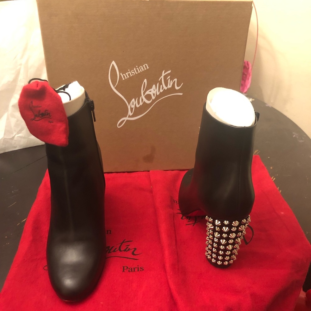 Christian Louboutin (Red Bottom)